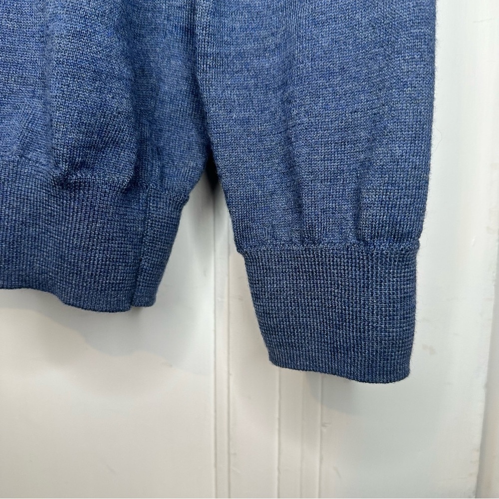 Jos A Banks Traveler Performance Tailored Merino V-Neck blue Sweater sz large - Picture 4 of 5